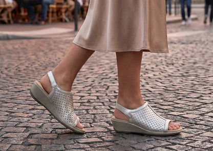 Hazel – Schitterende elegantie in metallic platina